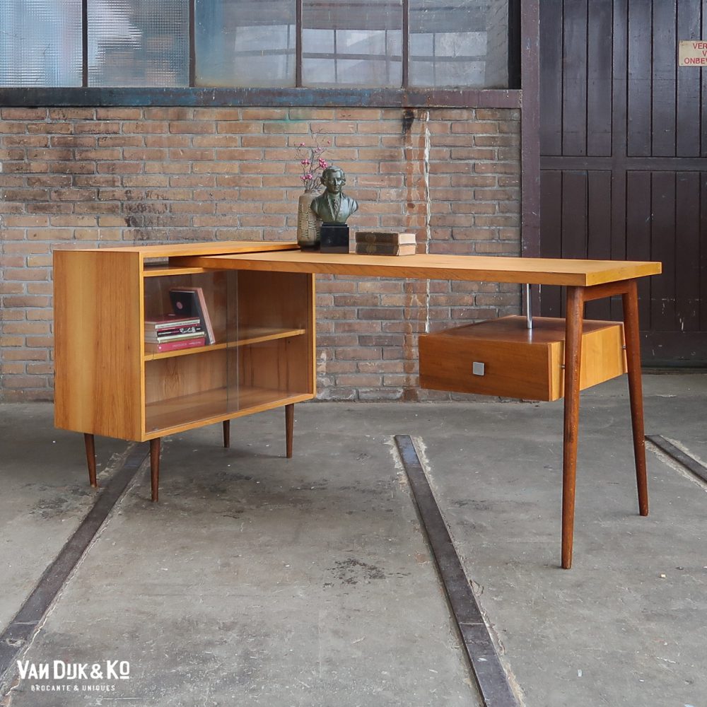 Vintage bureau