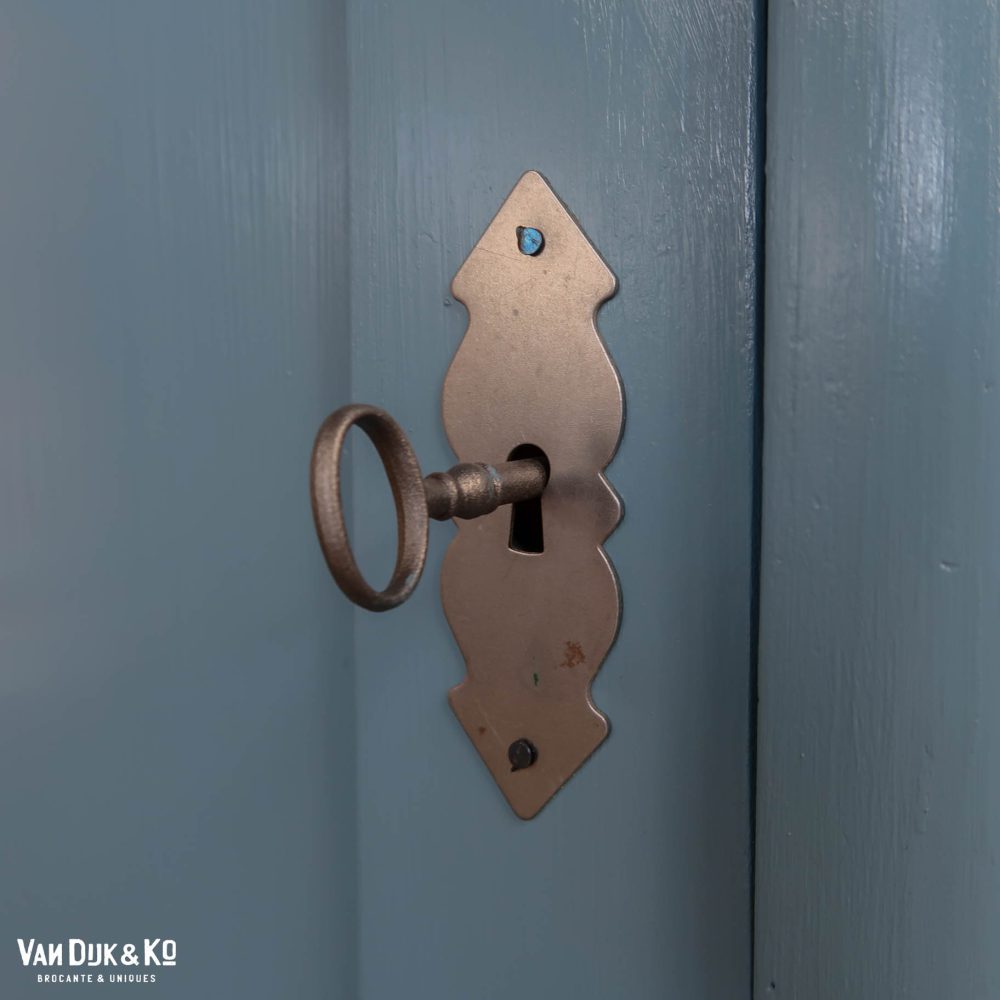 Blauwe eendeurs linnenkast - Afbeelding 5