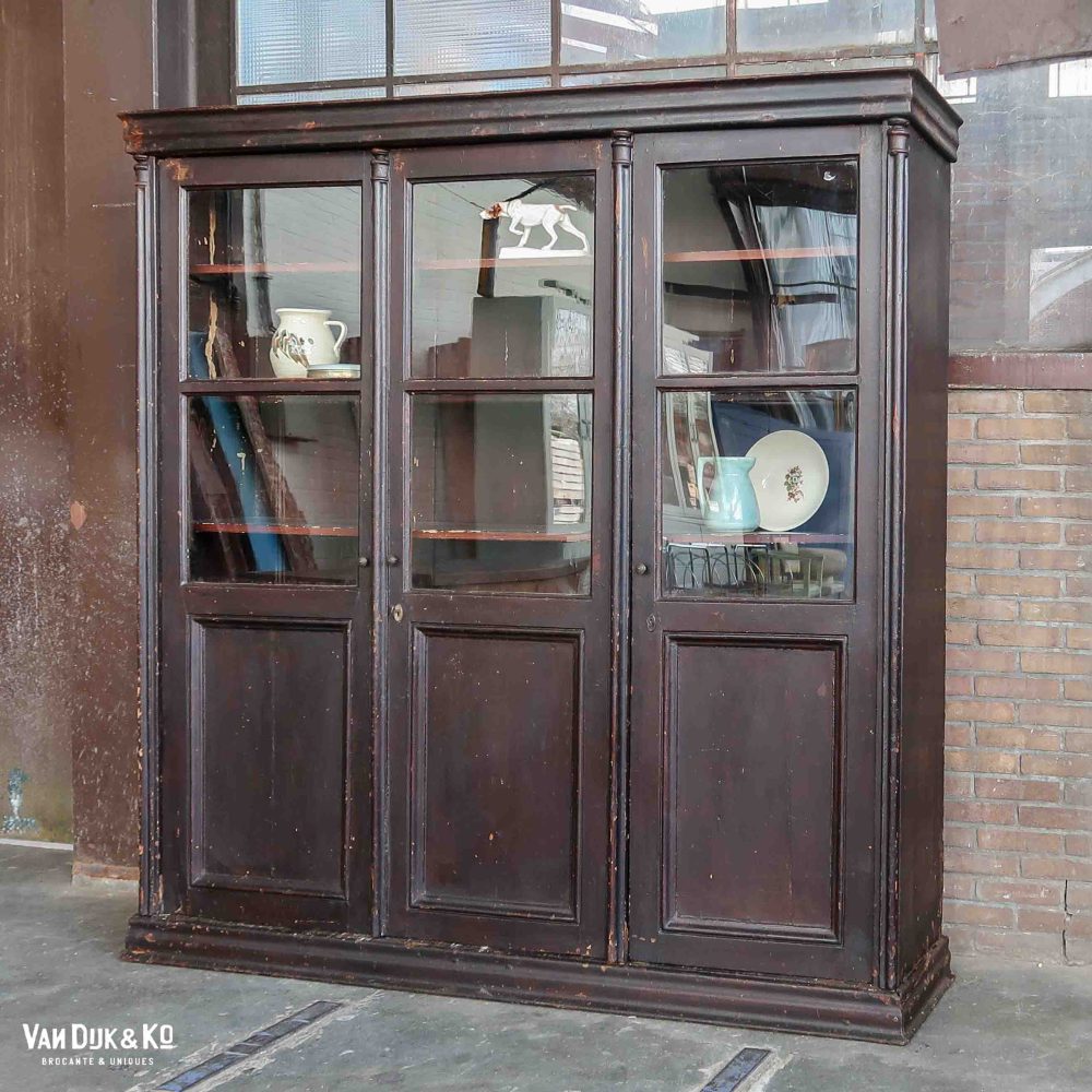 Antieke driedeurs vitrinekast - Afbeelding 2