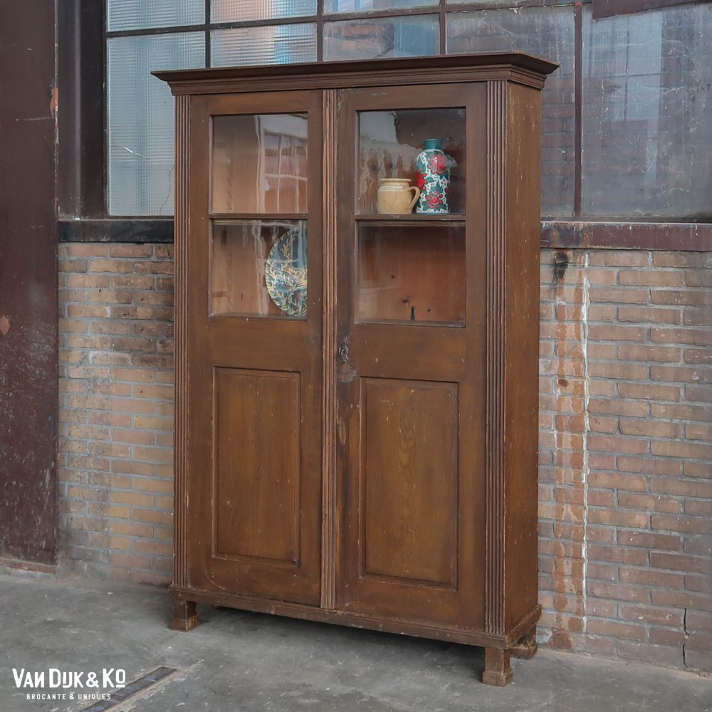 Bruine brocante vitrinekast - Afbeelding 2