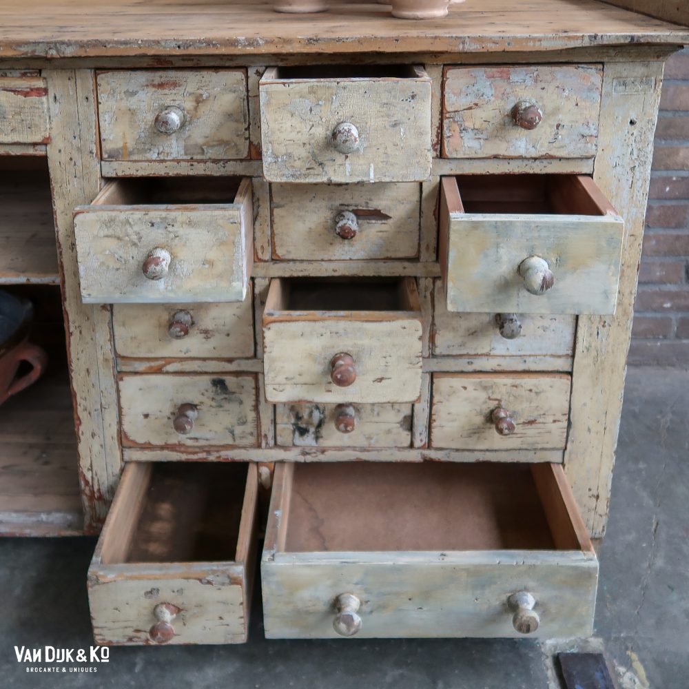 Brocante werkbank met lades - Afbeelding 6