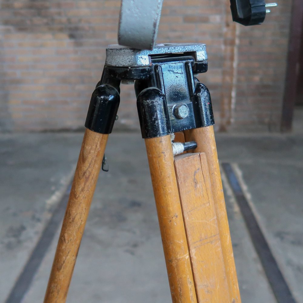 Industriële vloerlamp - driepoot - Afbeelding 5