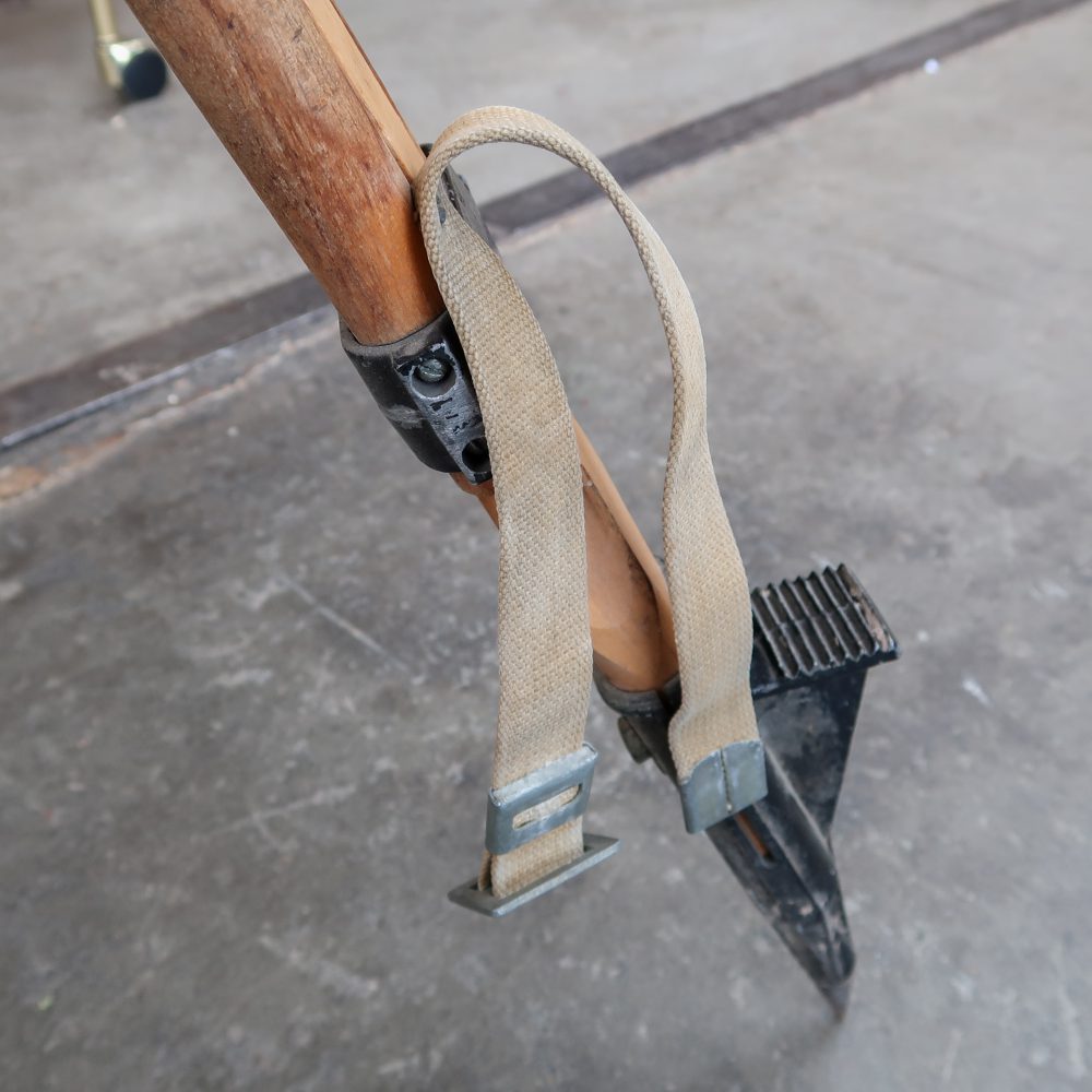 Industriële vloerlamp - driepoot - Afbeelding 10