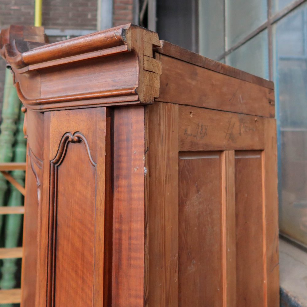 Vintage houten hoekkast - Afbeelding 6