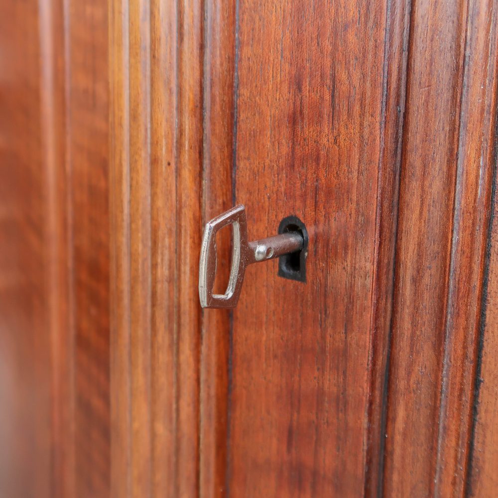 Vintage houten hoekkast - Afbeelding 10