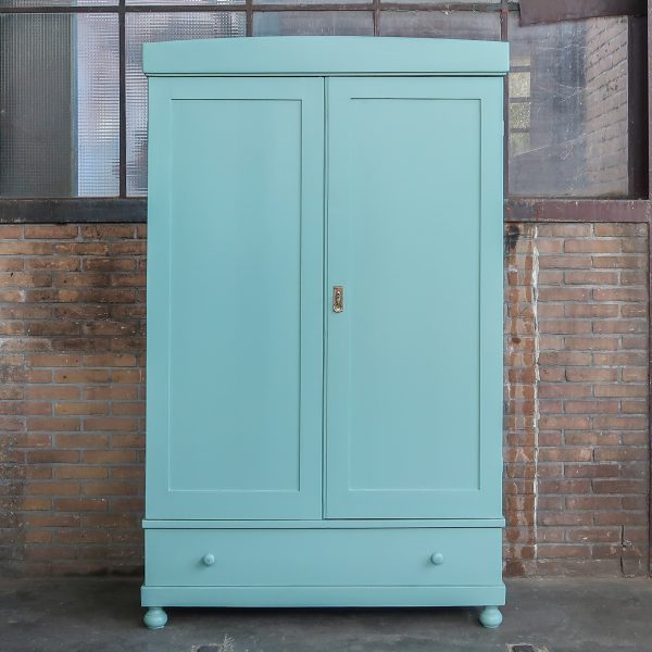 Blauwe linnenkast