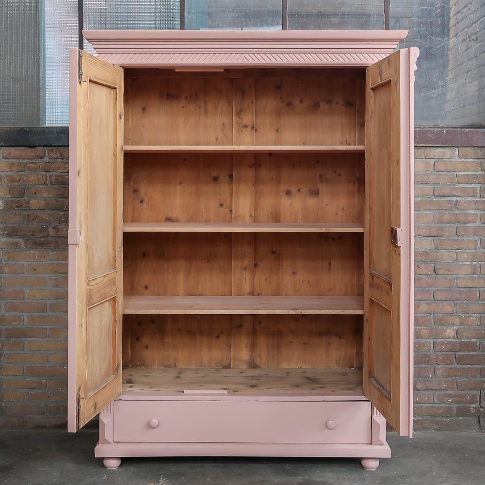 Brocante roze linnenkast met bloemen - Afbeelding 3
