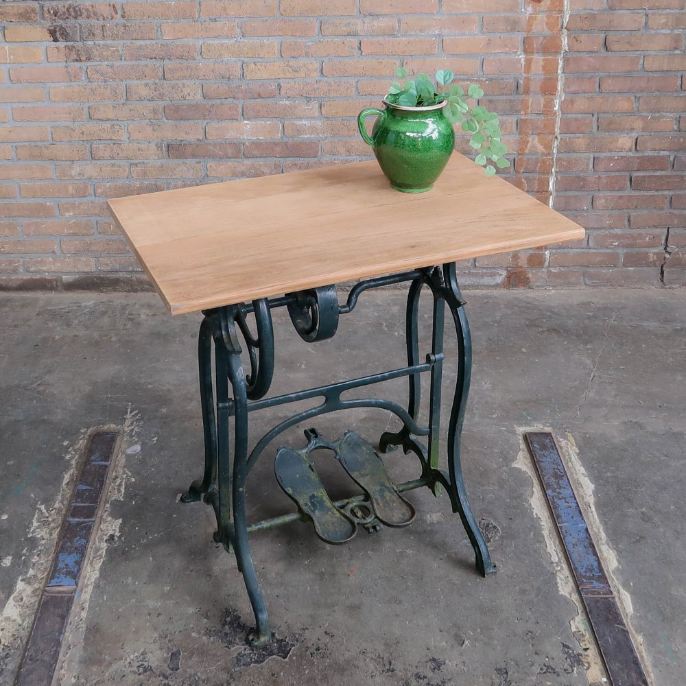 Vintage naaitafeltje - Afbeelding 2