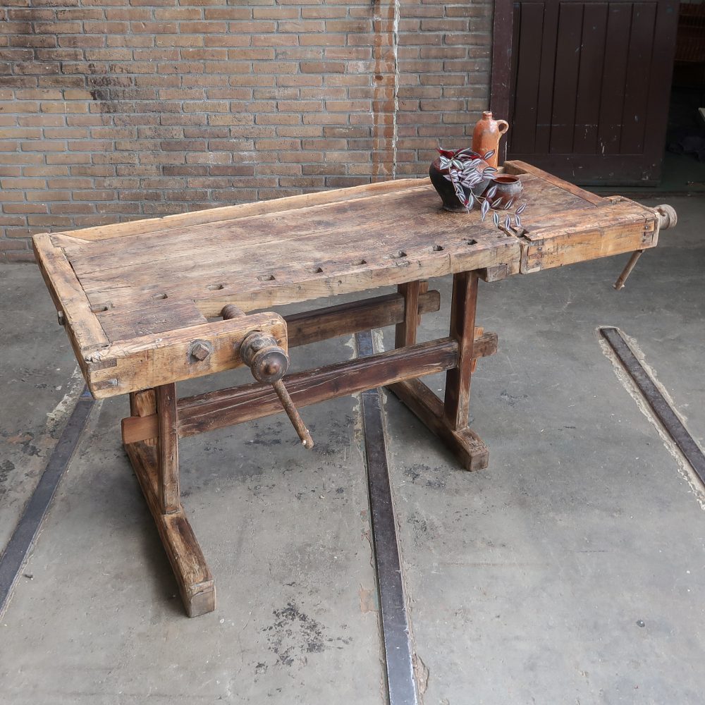Vintage werkbank met bankschroeven - Afbeelding 2