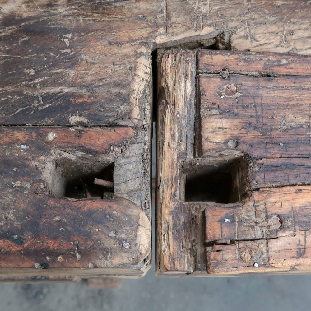 Vintage werkbank met bankschroeven - Afbeelding 4