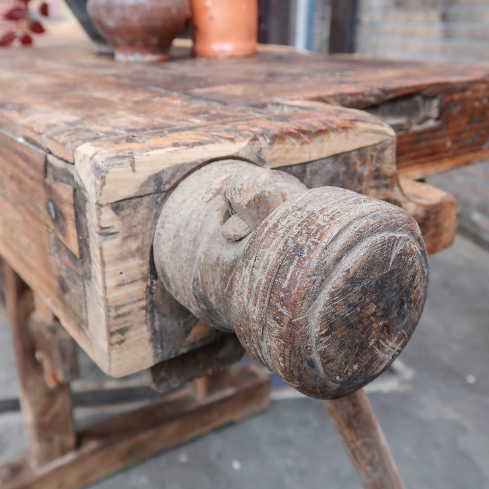 Vintage werkbank met bankschroeven - Afbeelding 8