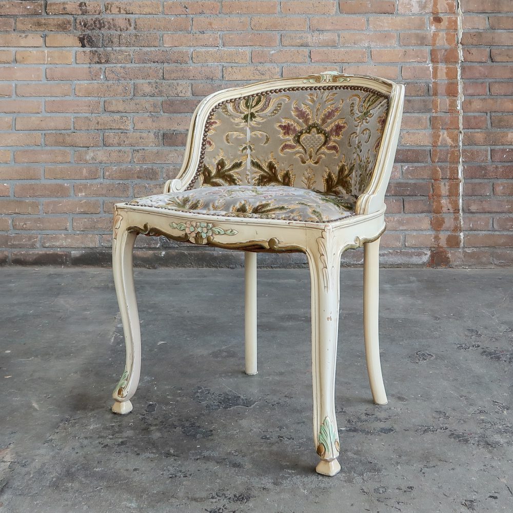 Kleine Louis XV stoel