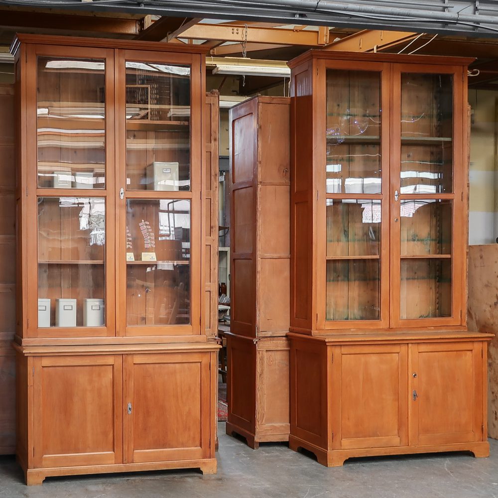 Brocante houten universiteitskast - Afbeelding 2