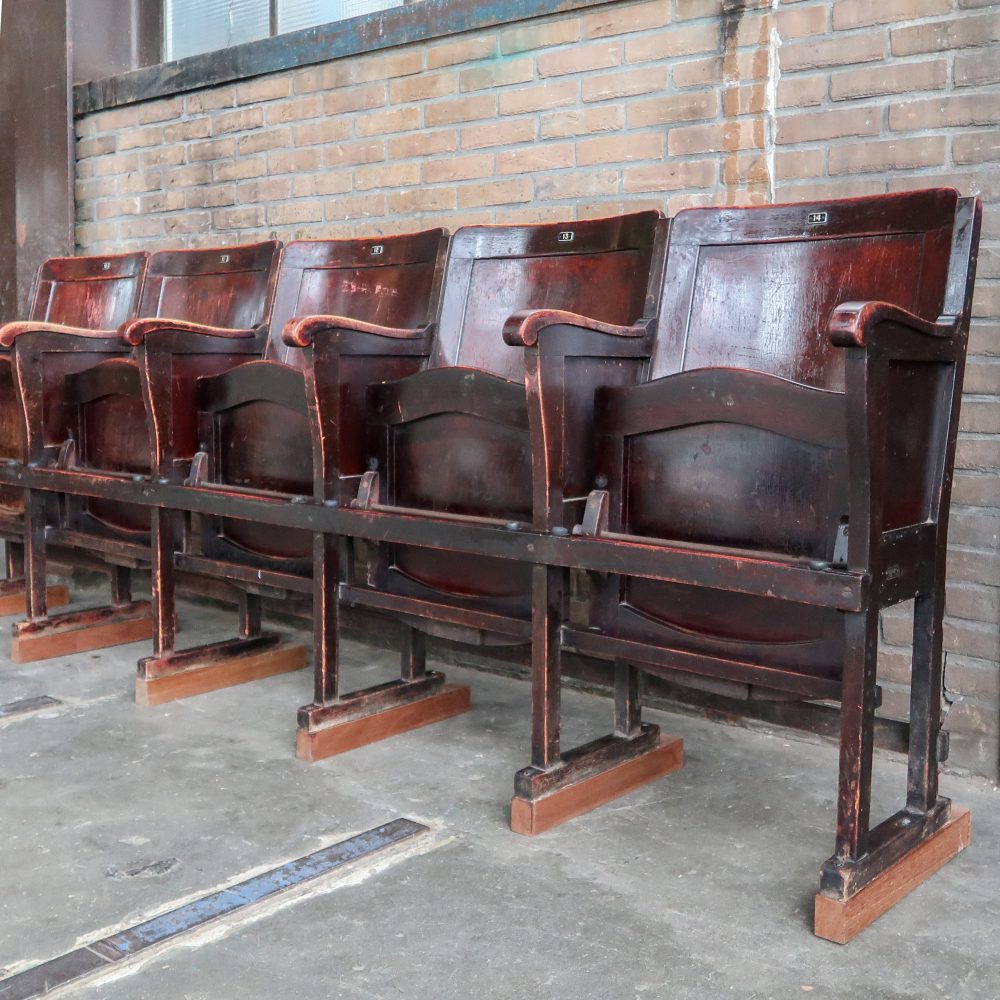 Vintage bioscoopstoelen - Afbeelding 5
