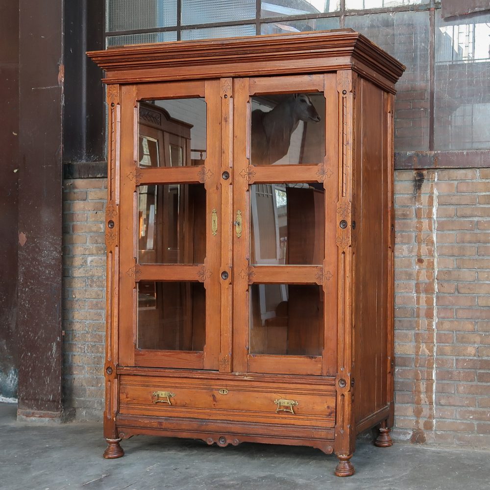 Bruine brocante vitrinekast - Afbeelding 2