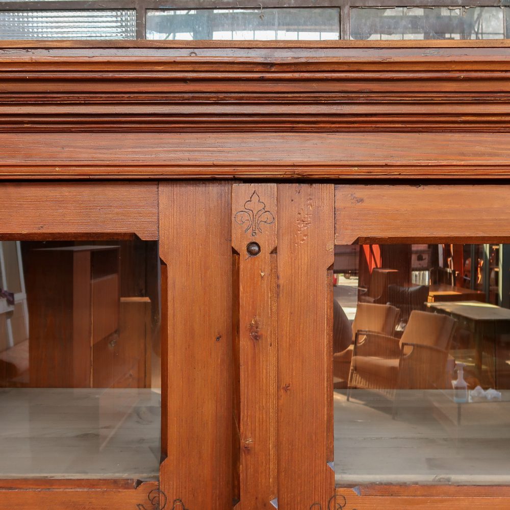 Bruine brocante vitrinekast - Afbeelding 6