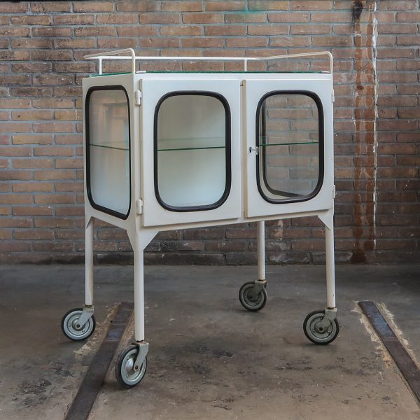 Vintage apothekers trolley