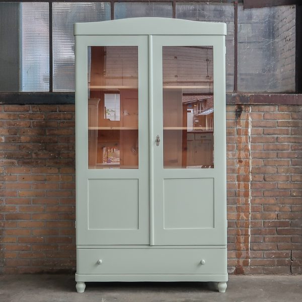 Brocante vitrinekast
