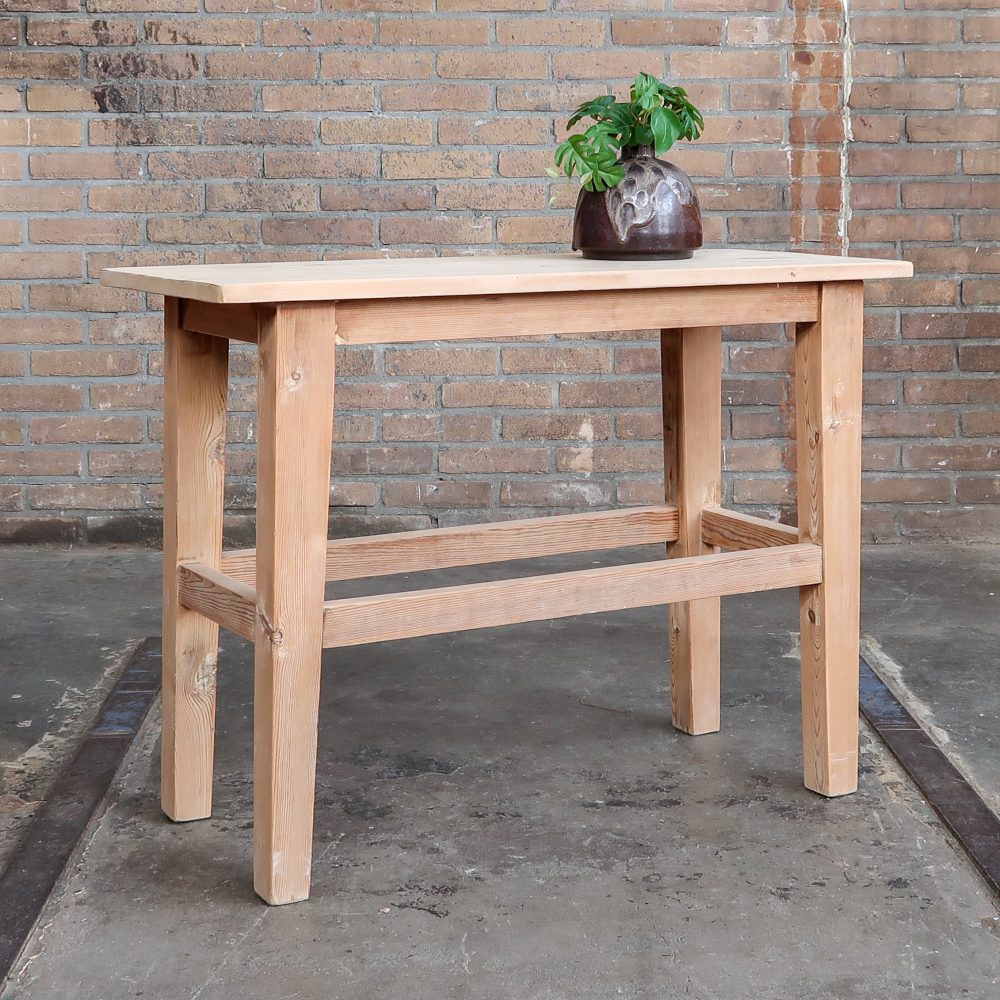 Brocante sidetable