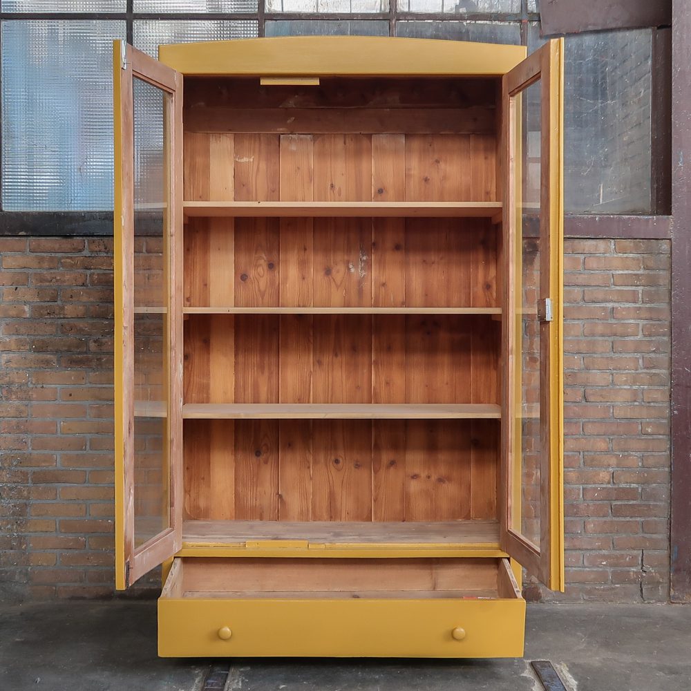 Brocante gele vitrinekast – Bild 3