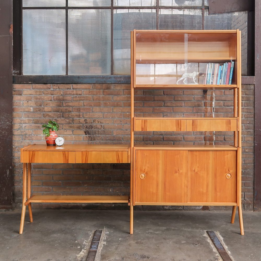 Vintage wandkast met bureau - Tatra Nabytok