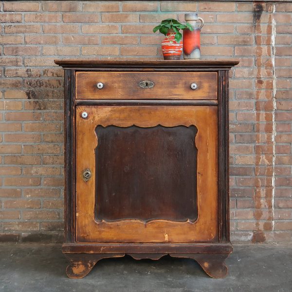 Brocante bruine commode