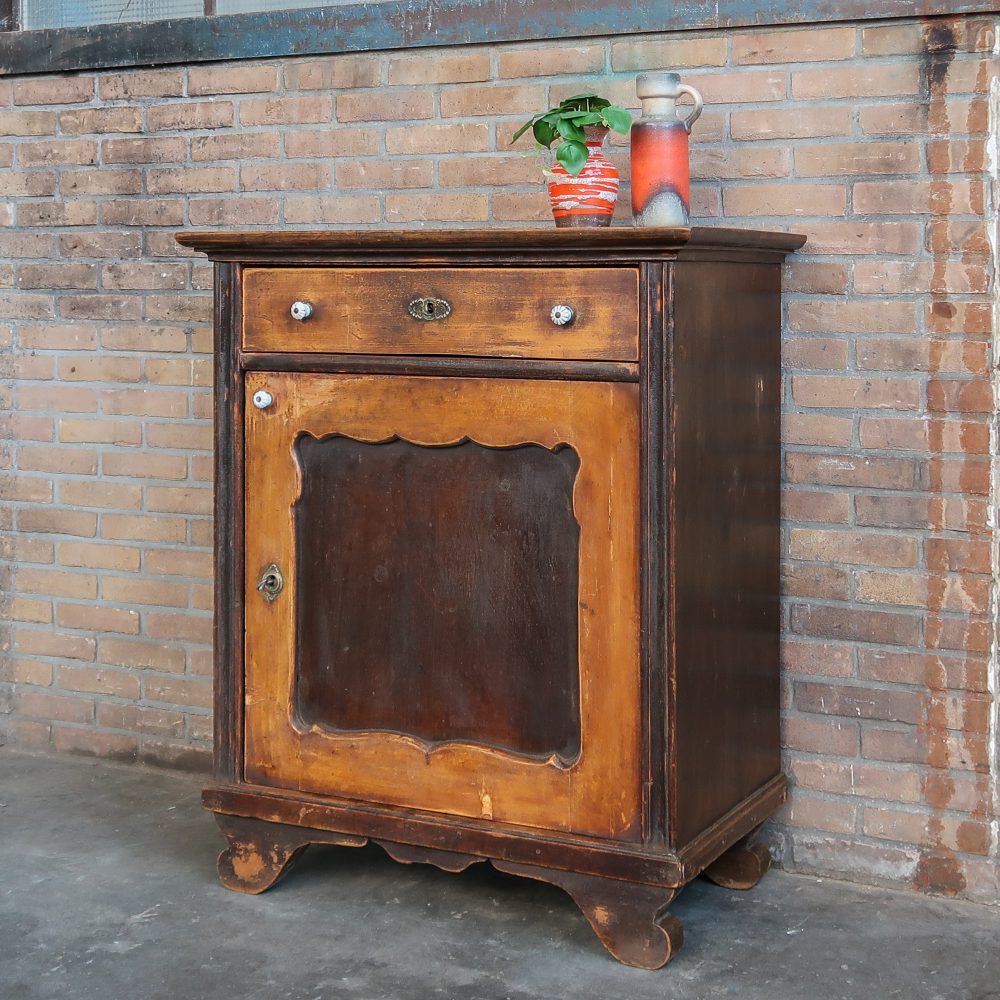 Brocante bruine commode