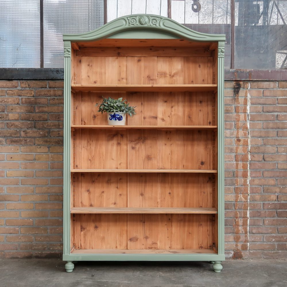 Brocante open boekenkast