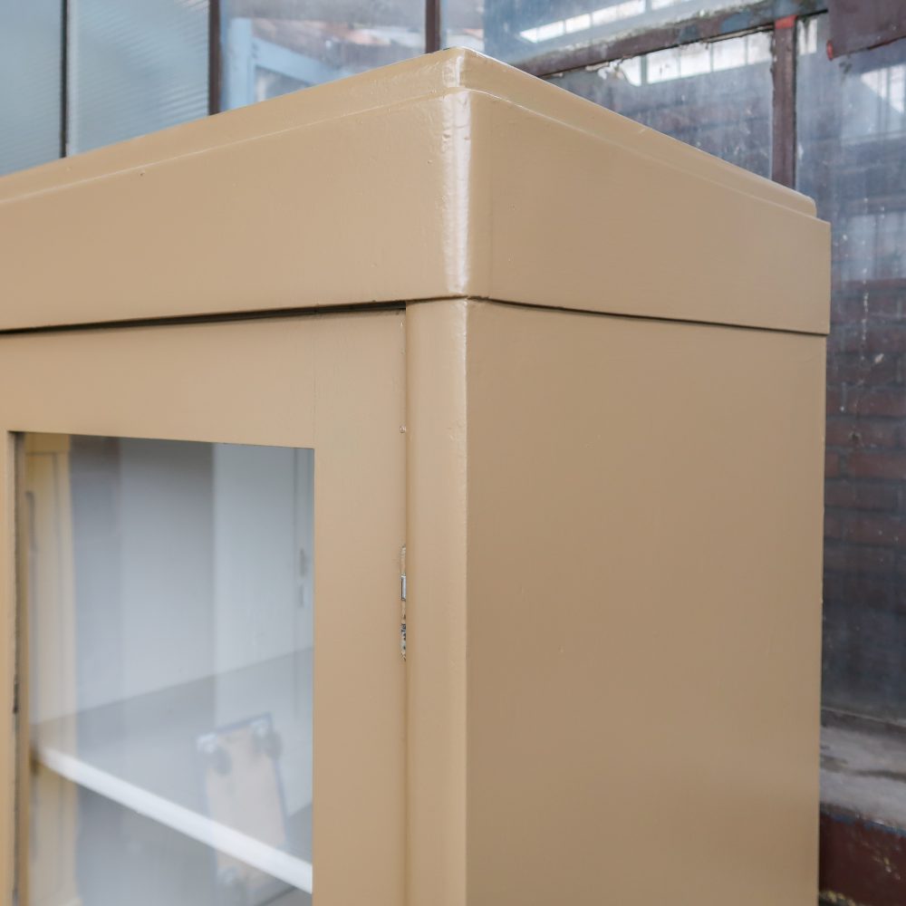 Vintage driedeurs vitrinekast – Bild 7