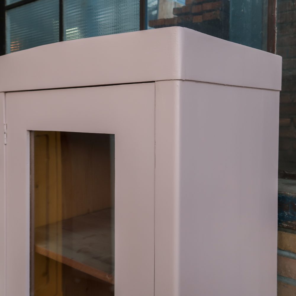 Roze eendeurs vitrinekast - Afbeelding 4