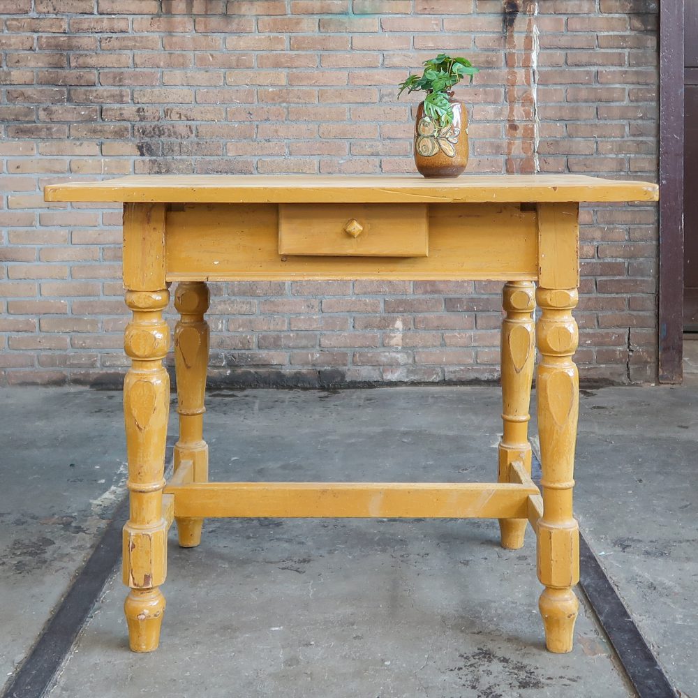 Brocante geel tafeltje - Afbeelding 4
