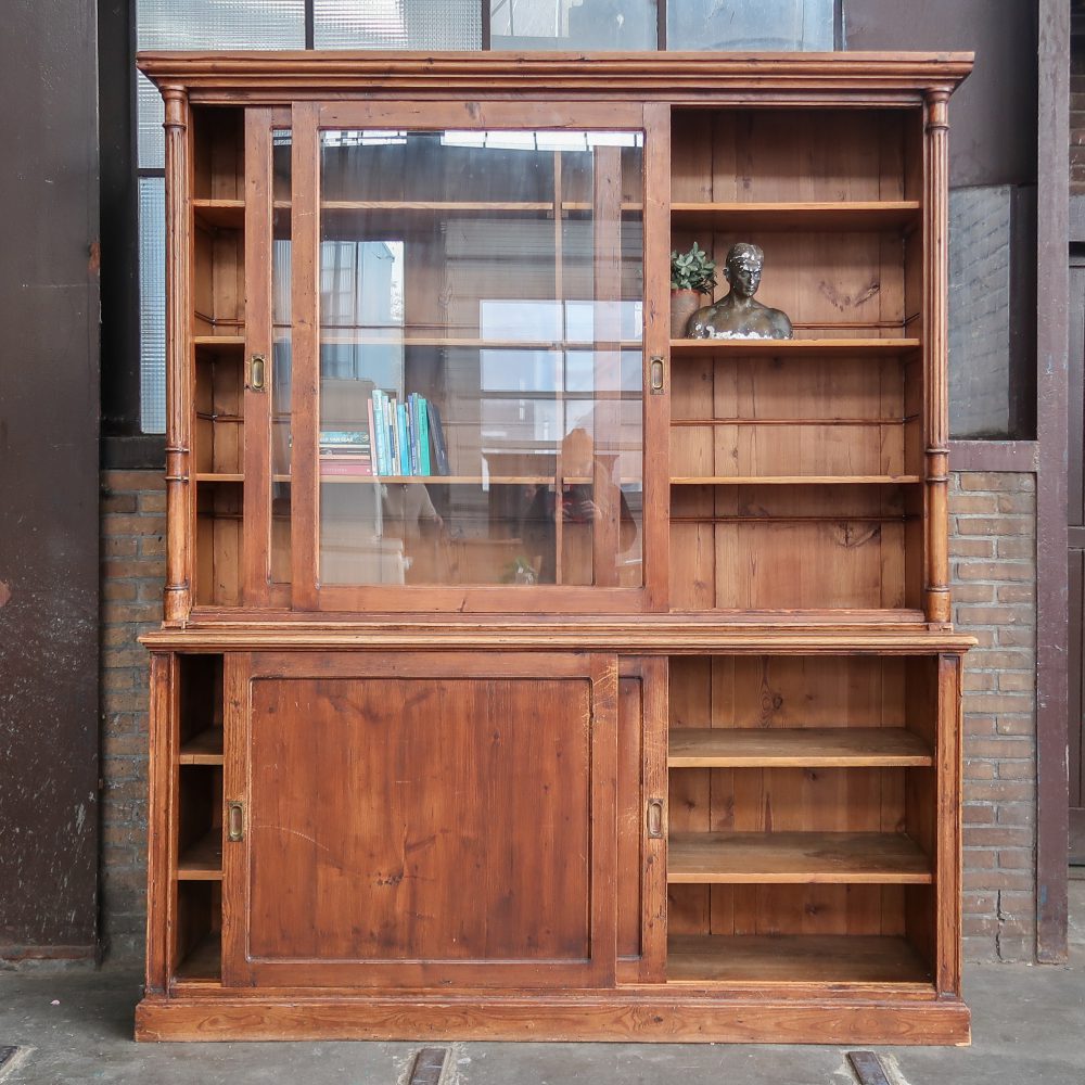 Antieke kast met schuifdeuren - Afbeelding 3