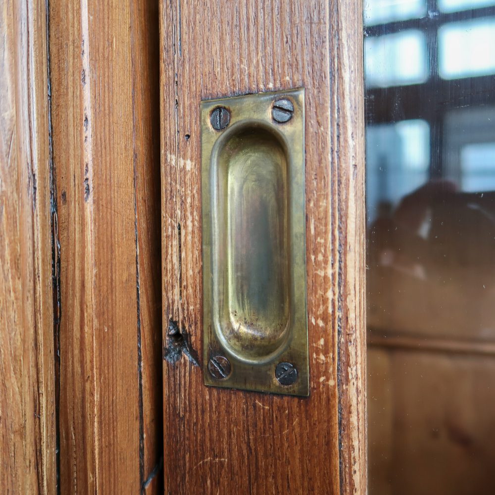 Antieke kast met schuifdeuren - Afbeelding 10
