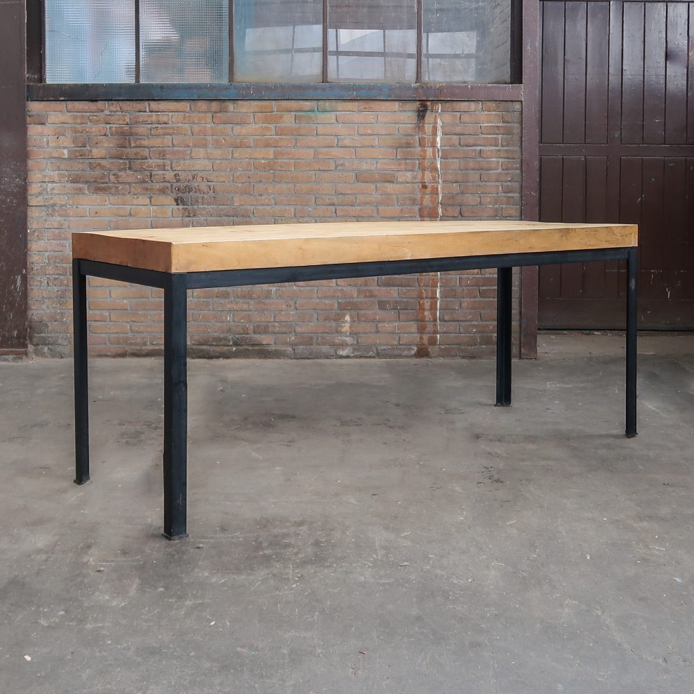 Industriële tafel