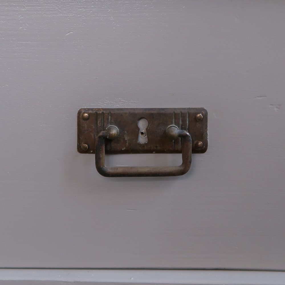 Taupe kleurige vitrinekast - Afbeelding 7