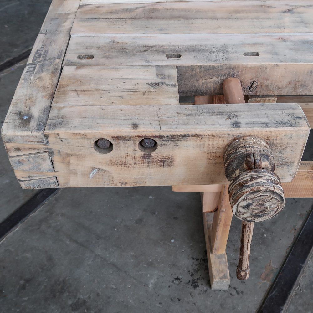Vintage werkbank met bankschroeven - Afbeelding 3
