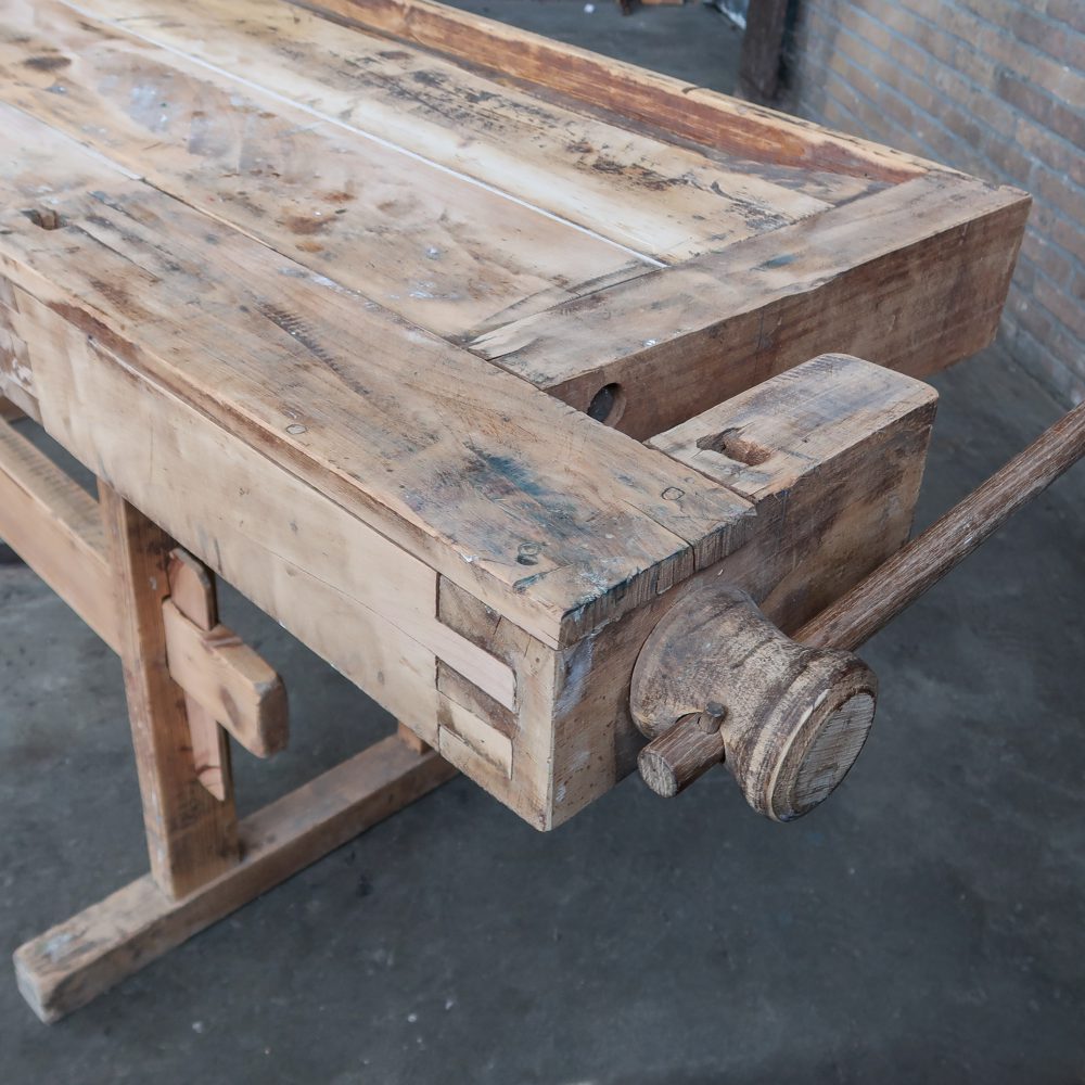 Vintage werkbank met bankschroeven - Afbeelding 4