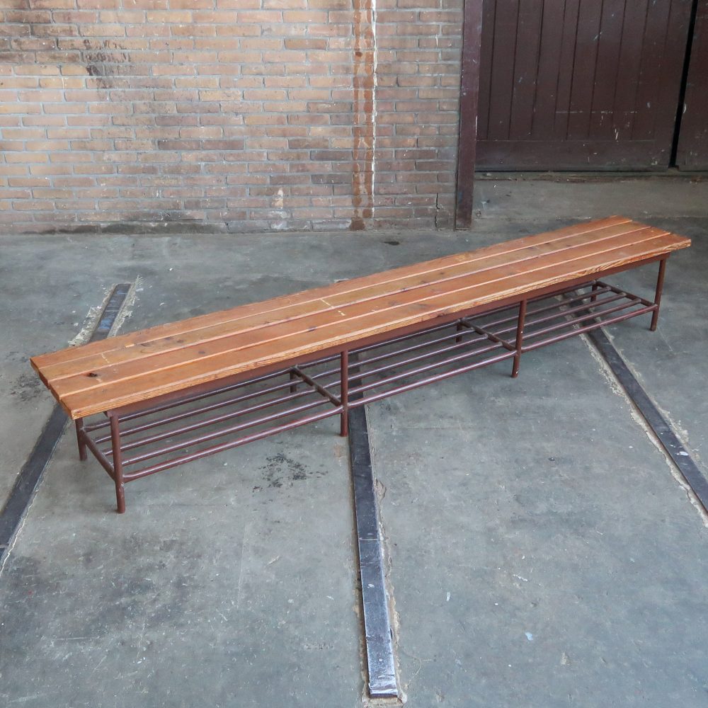 Houten bank met metalen onderstel - Afbeelding 2