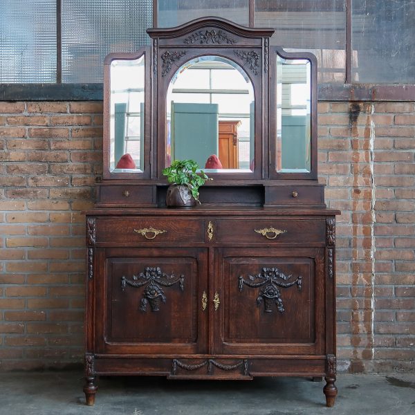 Brocante dressoir met spiegel