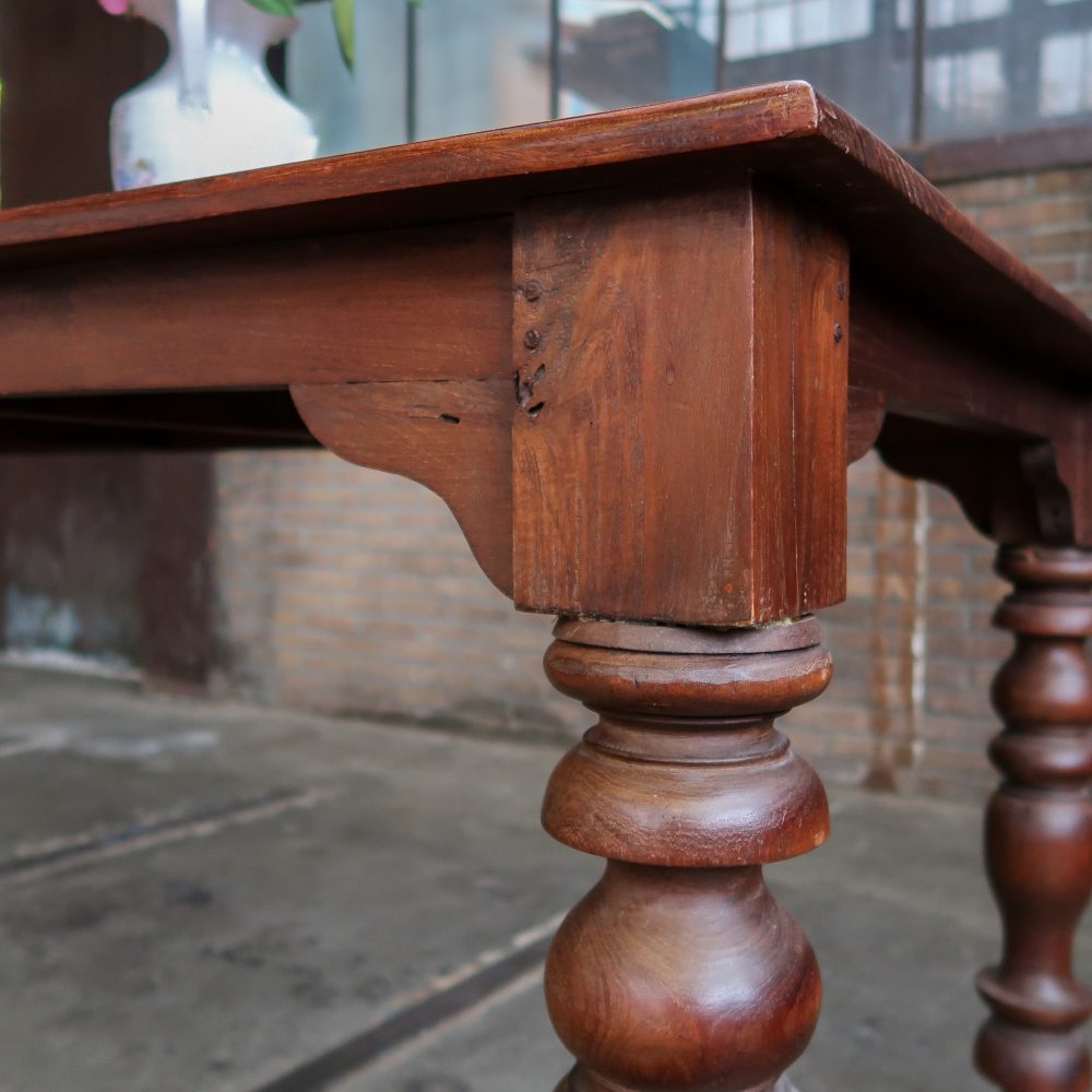 Klassieke houten eettafel - Afbeelding 7