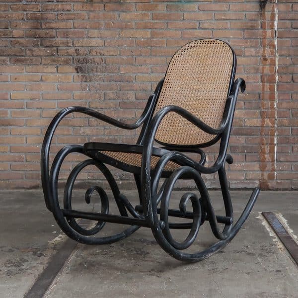 Schommelstoel, Thonet stijl