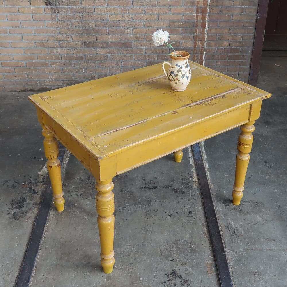 Brocante geel tafeltje - Afbeelding 2