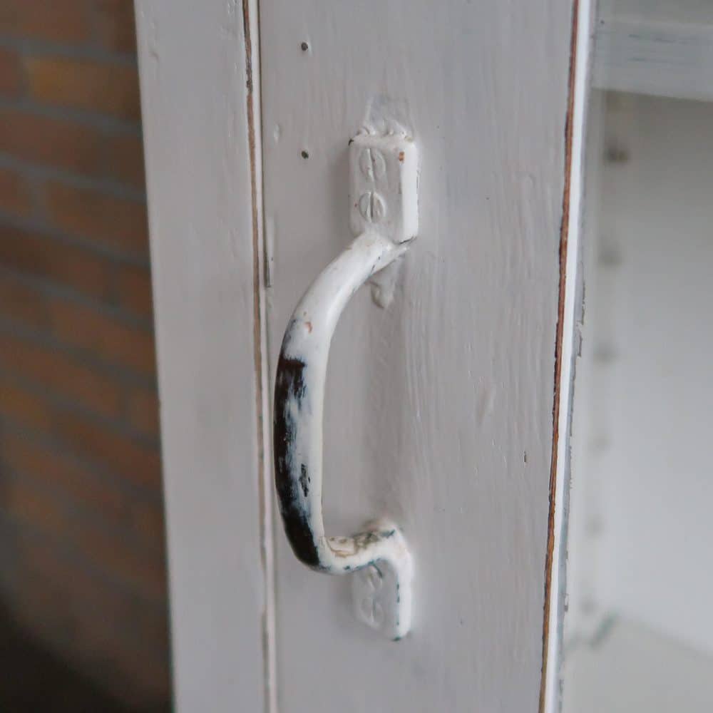 Vintage witte vitrinekast - Afbeelding 11
