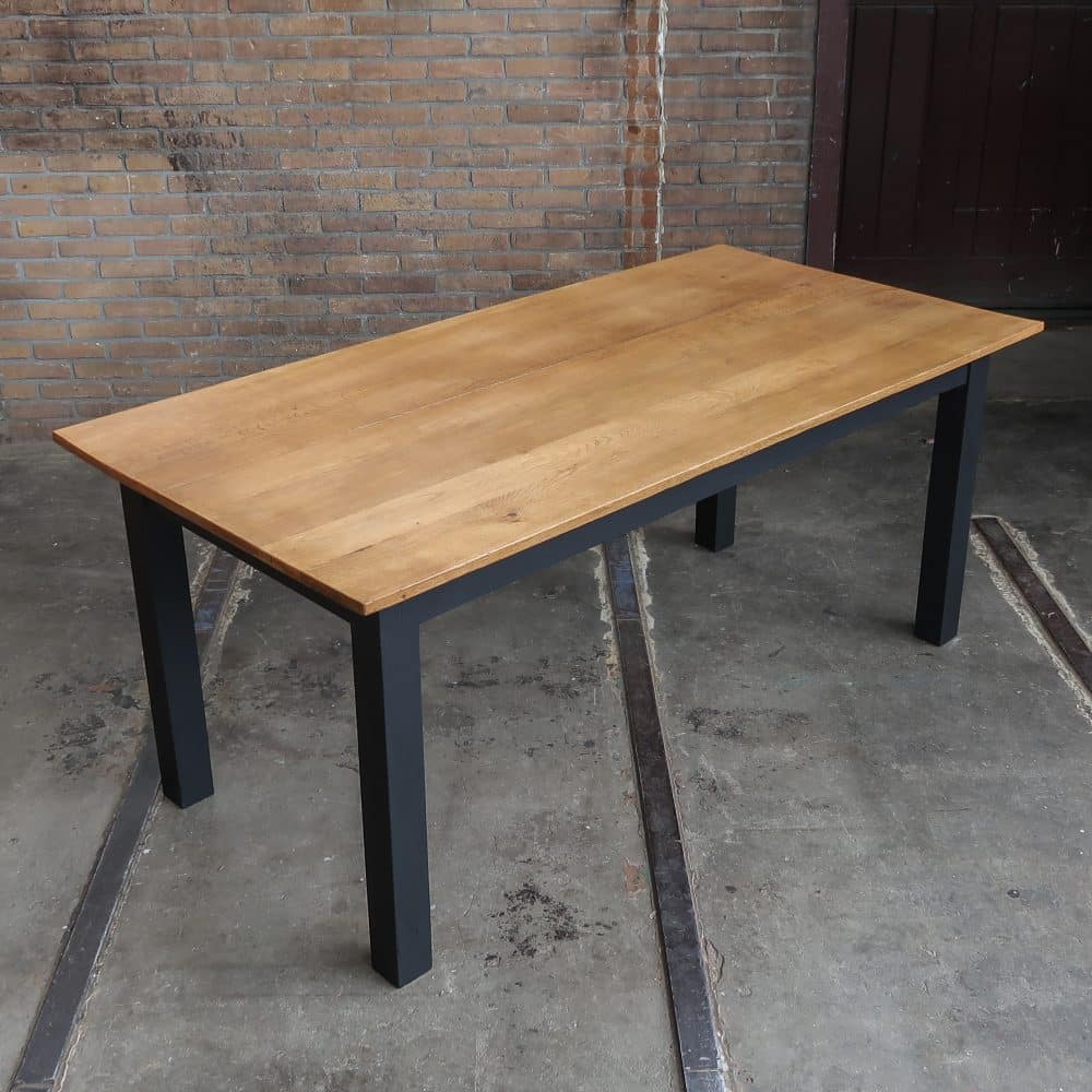 Houten eettafel met zwarte poten - Afbeelding 2