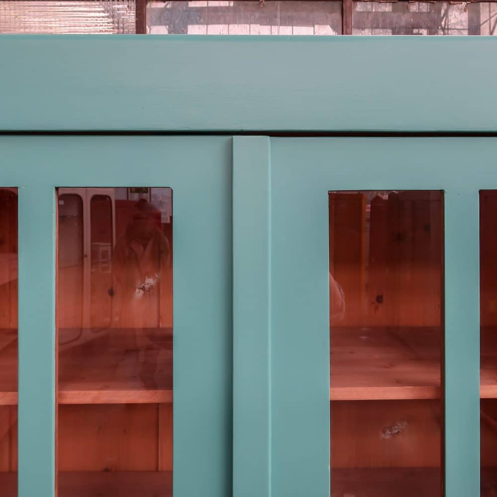 Brocante turquoise vitrinekast - Afbeelding 4