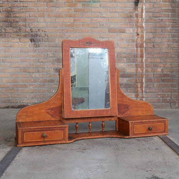 Vintage spiegel met lades