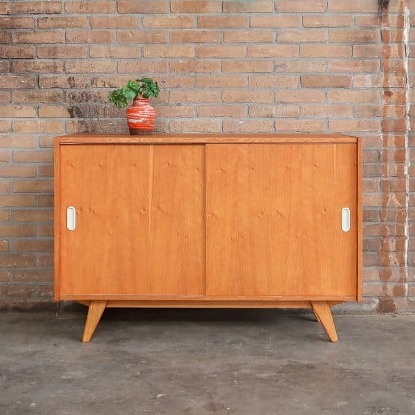 Vintage dressoir met schuifdeuren