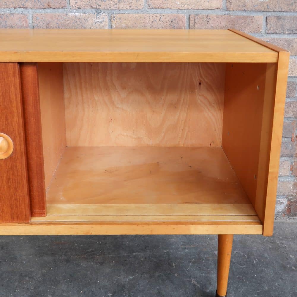 Vintage dressoirtje met schuifdeuren - Afbeelding 8