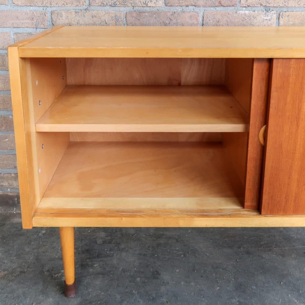 Vintage dressoirtje met schuifdeuren - Afbeelding 7