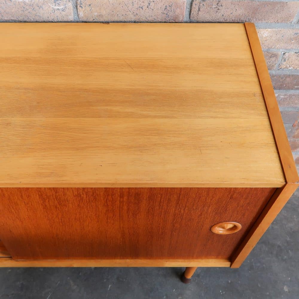 Vintage dressoirtje met schuifdeuren - Afbeelding 4